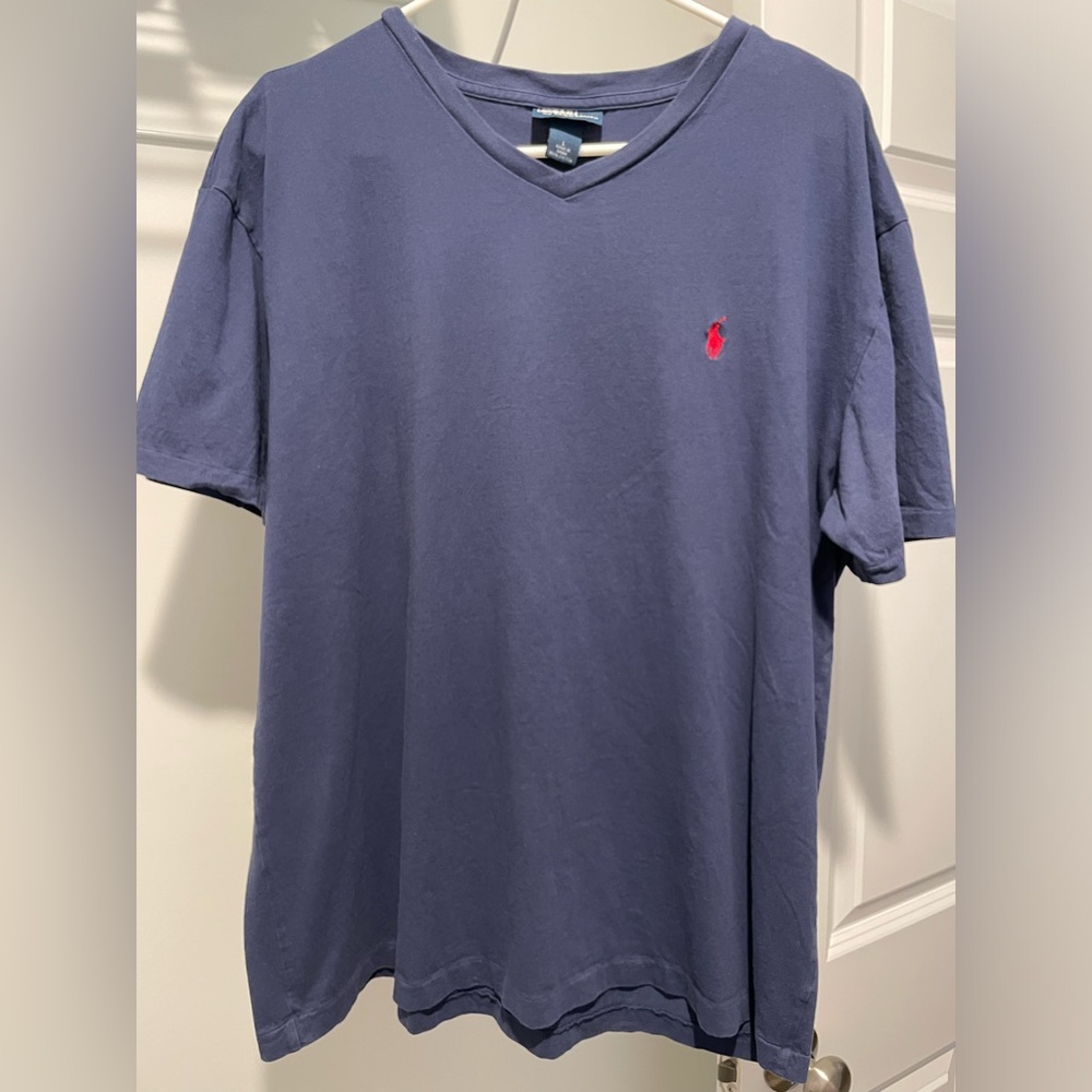 Polo Ralph Lauren v-neck tshirt. Size L.